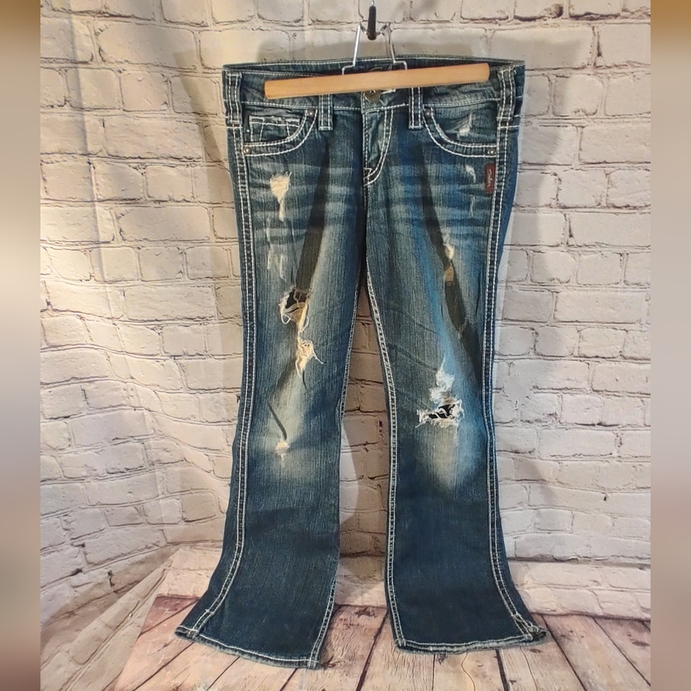 Silver Jeans Co. Flared. Frances Flare Destroyed Jeans 27/31